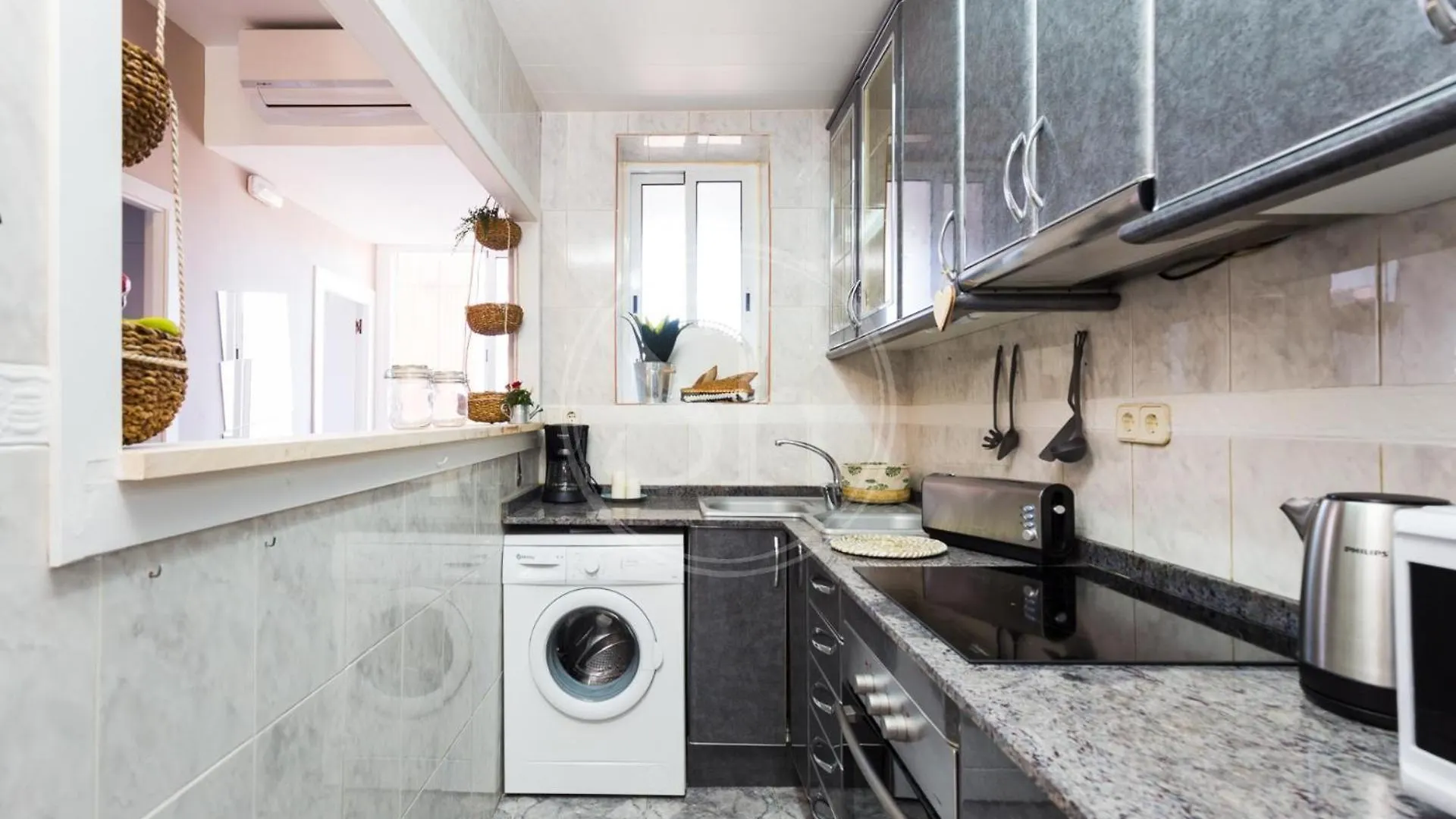 Comodo Apartamento En Poble Sec Barcelona