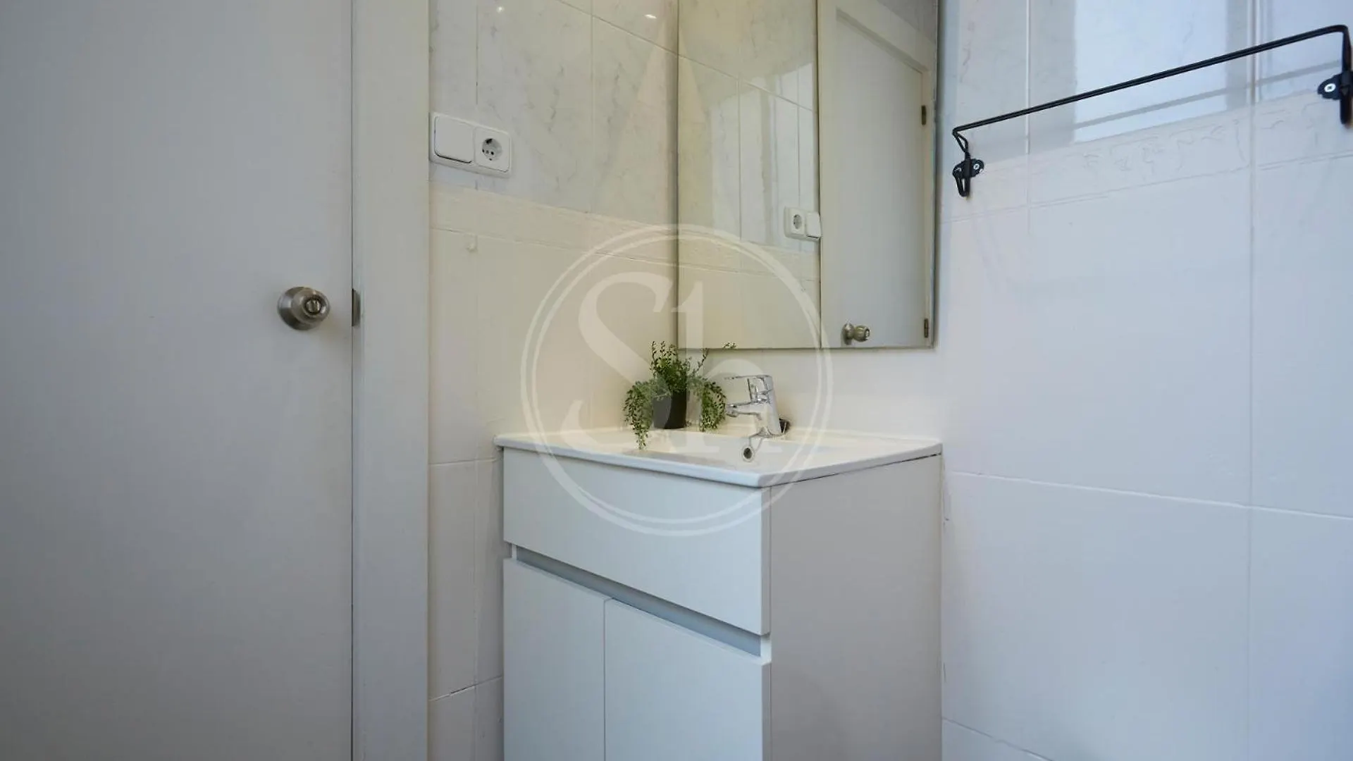 Comodo Apartamento En Poble Sec Barcelona 0*,
