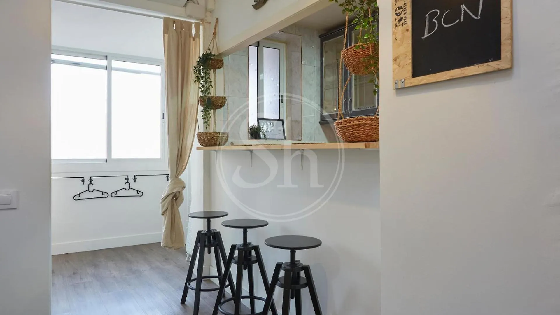 Comodo Apartamento En Poble Sec Barcelona