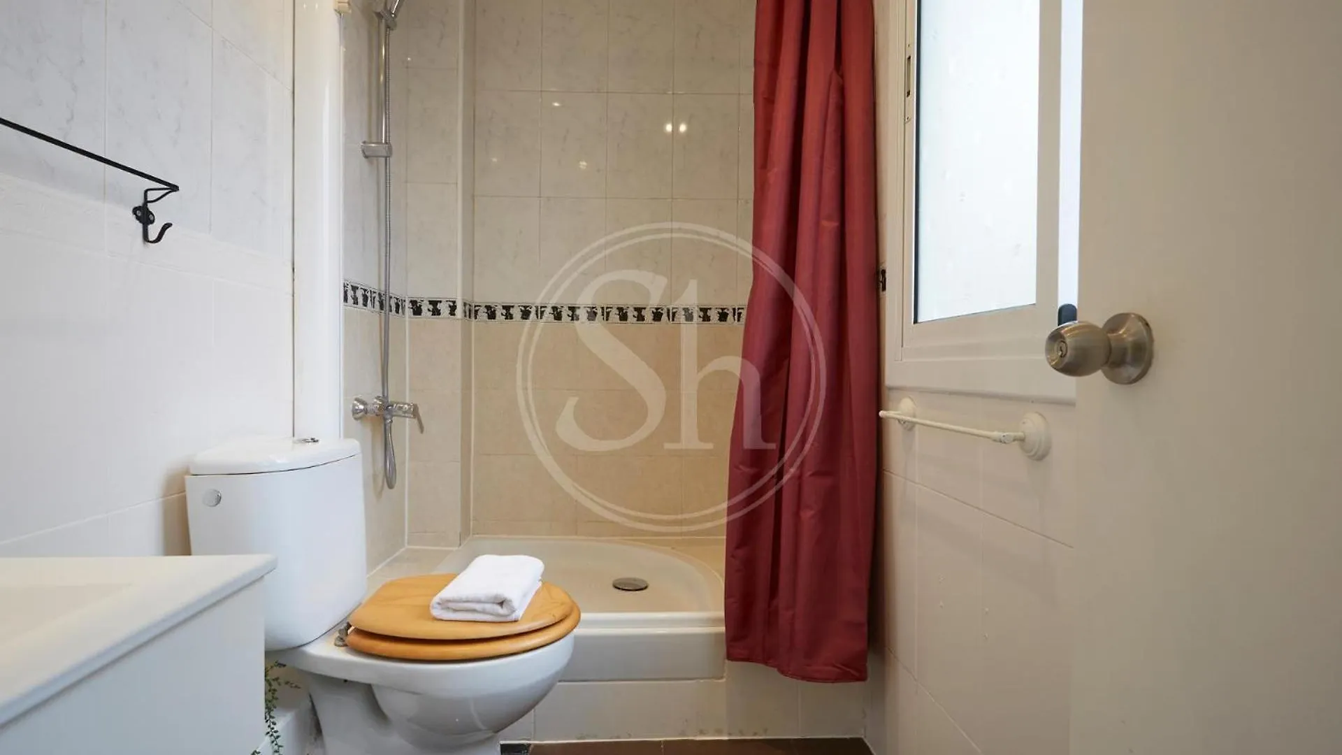 Comodo Apartamento En Poble Sec Barcelona Apartment